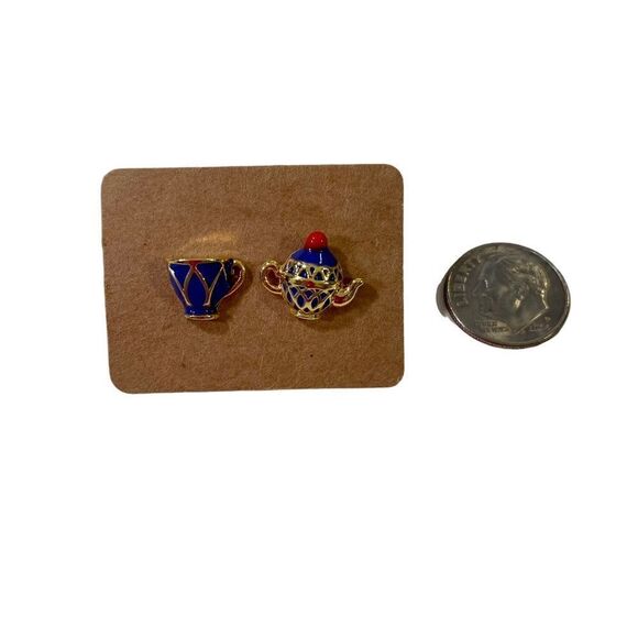 Small “Alice In Wonderland” Style tea pot & cup In Royal blue & gold tones. - Picture 7 of 7